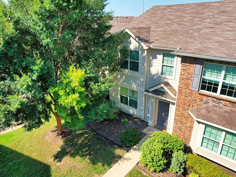 6900 Carrington Ln — Photo 34