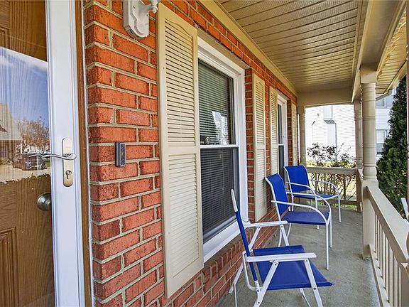 4th image of 2122 Lyndora Rd