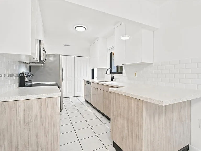 3461 SW 24th St #3463 — Photo 9