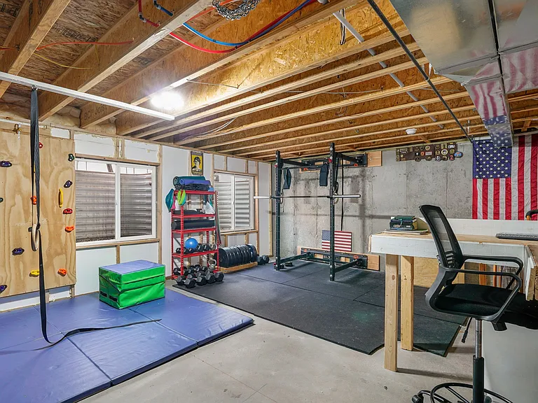 1082 S Lilac Way — Photo 16