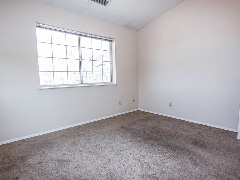 415 S Alarcon St — Photo 6