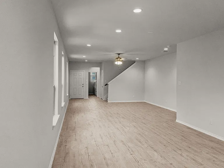 1908 Iris Rd — Photo 16