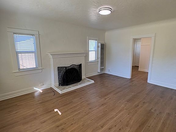 3rd image of 283 E McFarlane Dr