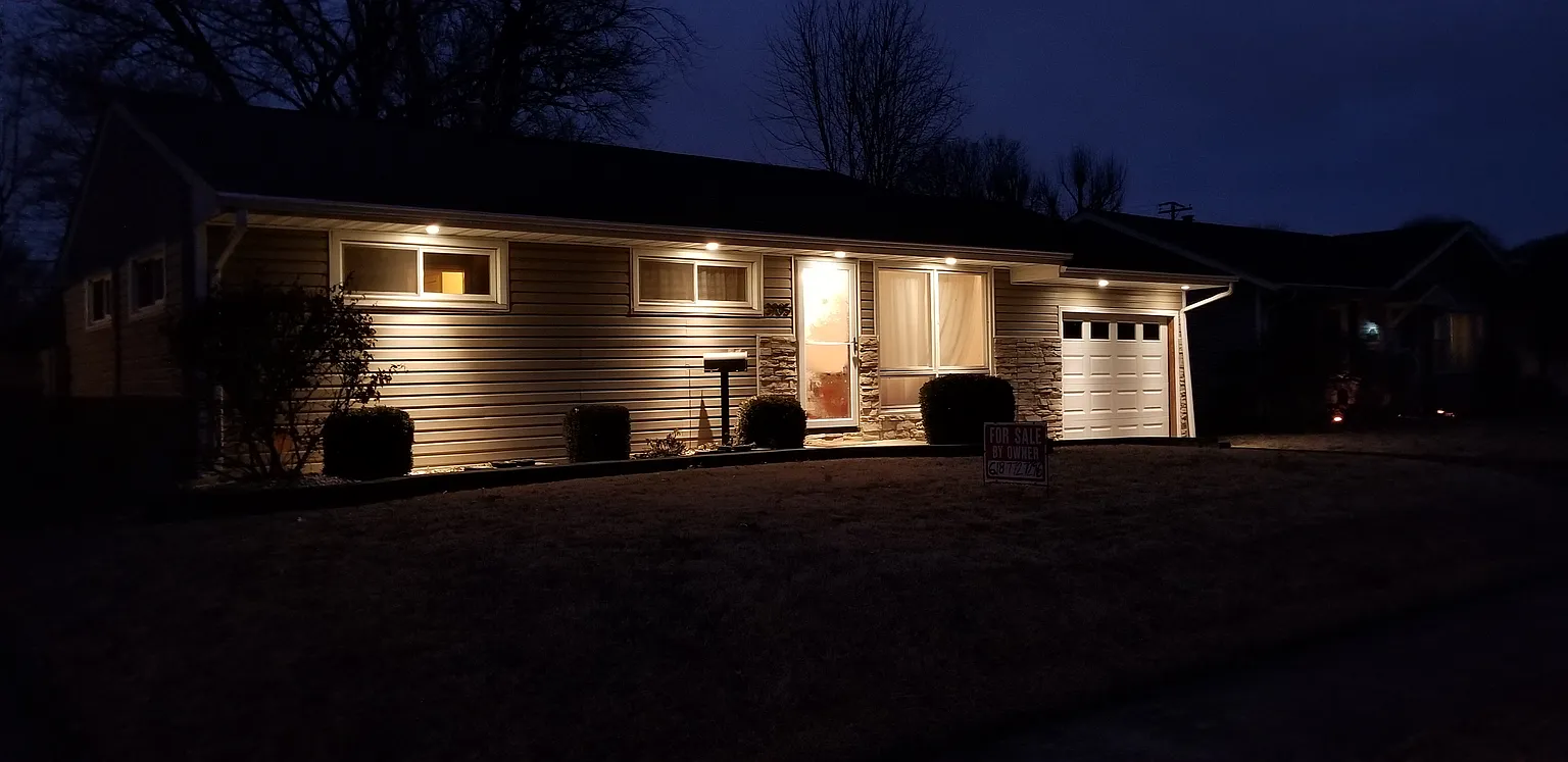 2905 Wayne Ave photo 1