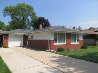 557 S Mount Prospect Rd, Des Plaines, IL 60016