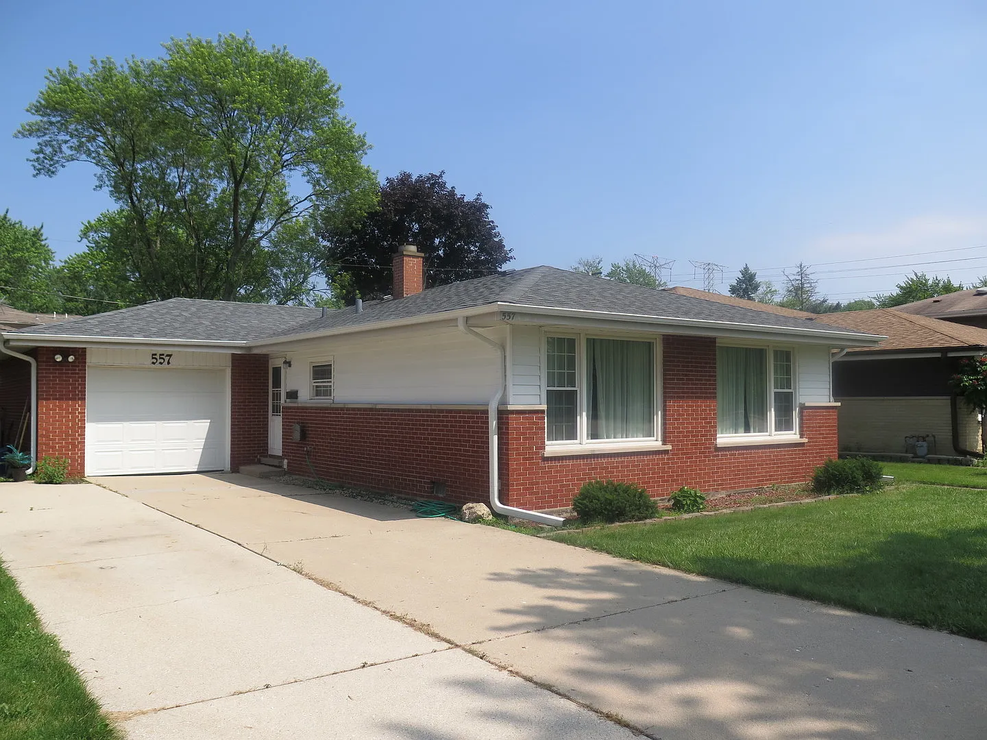 557 S Mount Prospect Rd photo 1