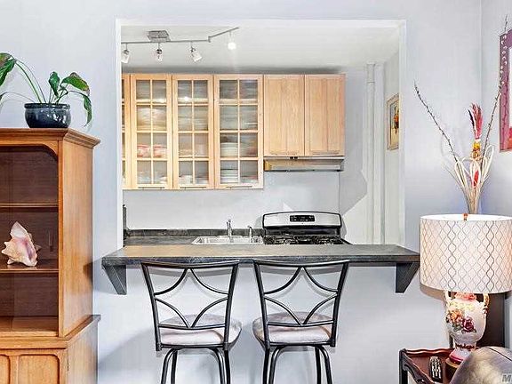3rd image of 5417 31st Ave APT 1P