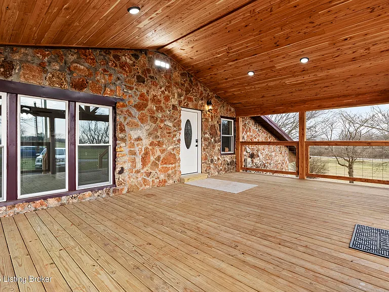 58 Riverside Ln — Photo 3
