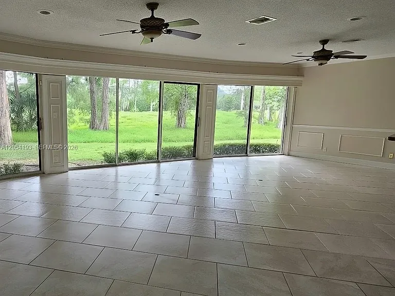 4602 King Palm Dr — Photo 3