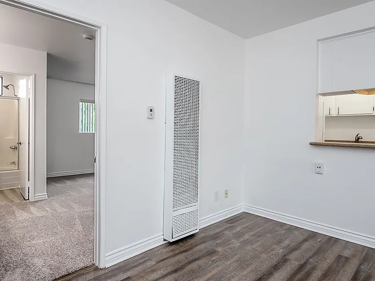 520 W. Wilson — Photo 11