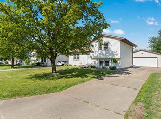 805 S Adams St, Mount Pleasant, IA 52641