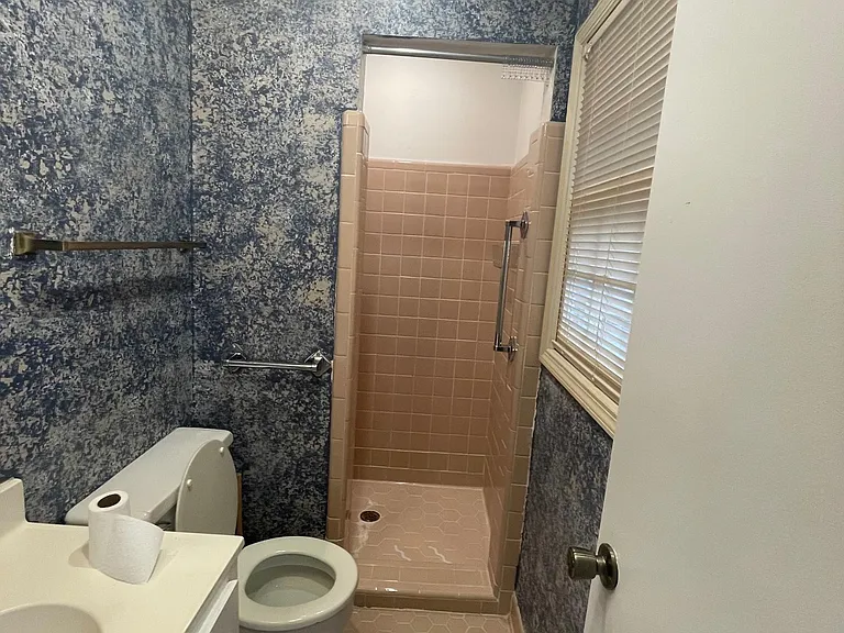 1114 Greendale Ct — Photo 12