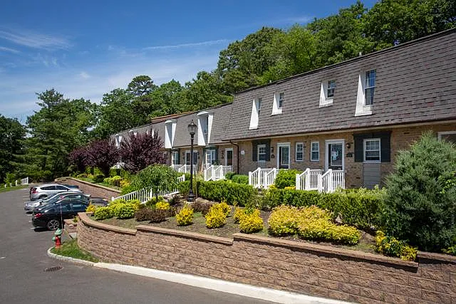 Fairfield Hillside At Coram — Photo 22
