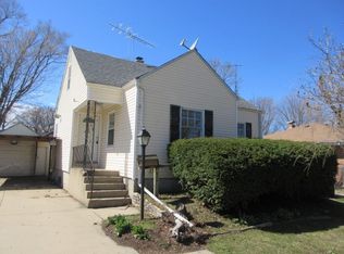 626 N Lewis Ave, Waukegan, IL 60085