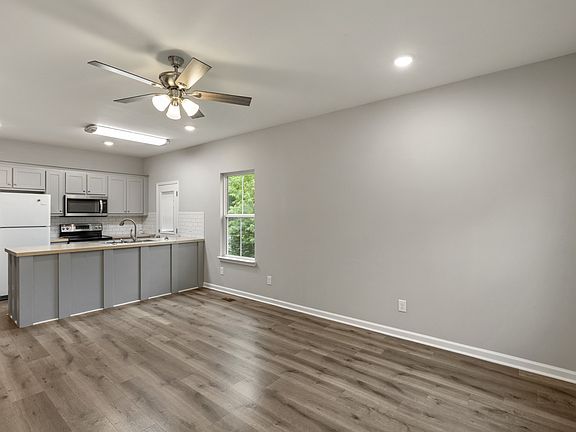 4th image of 420 Durrett St