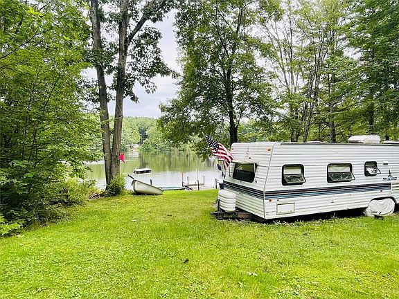 3rd image of 142 Thunder Lake Ln