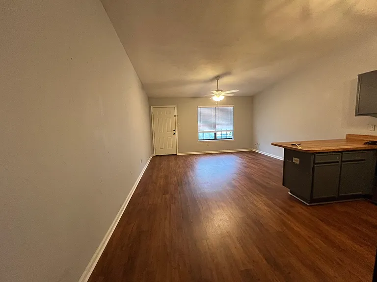 218 White Dr #D — Photo 6