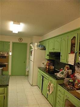 3rd image of 1001 N Holly Ave