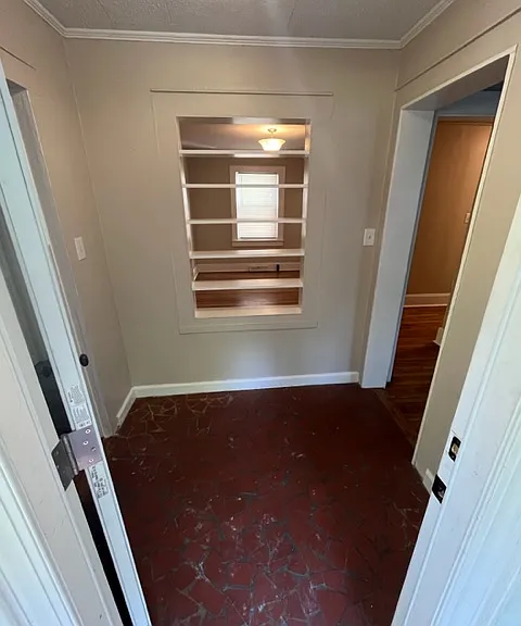 610 Park Ave — Photo 3