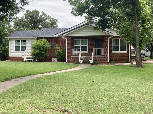 1101 Cherry St, Graham, TX 76450