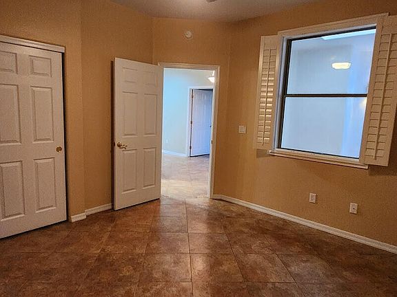 3rd image of 618 W Woodfield Ct