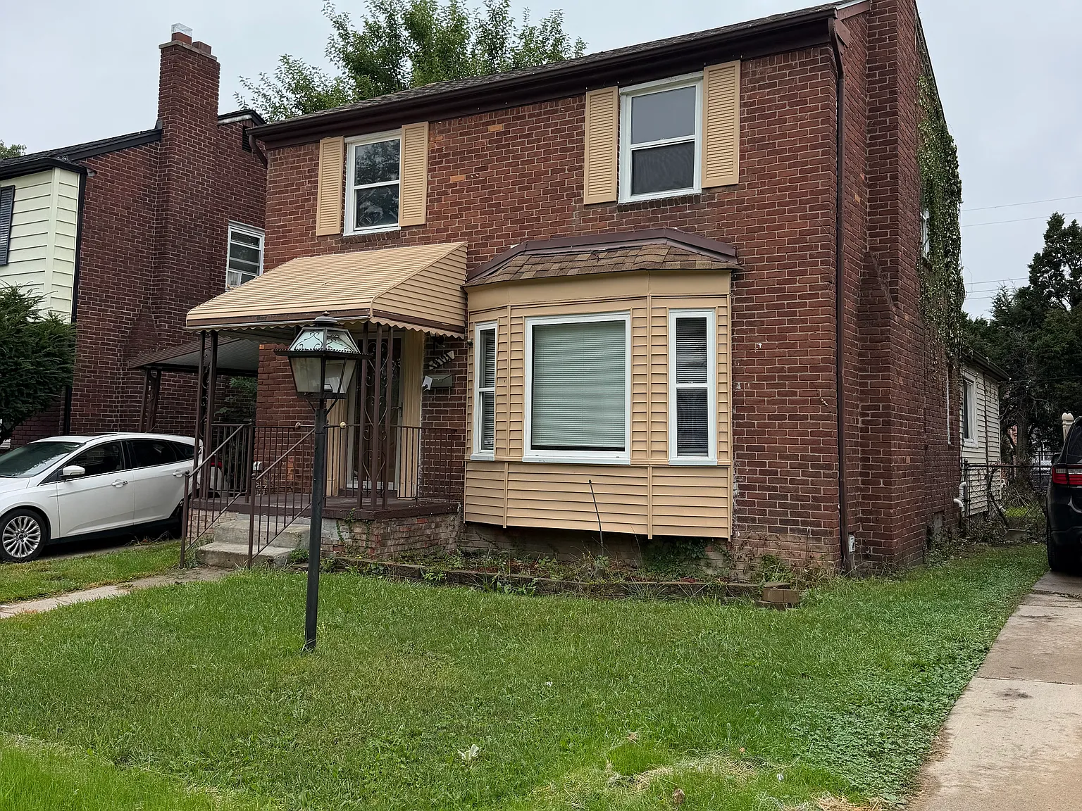 4 bed, 1.5 bath, 1600 sqft, $2,000 — Photo 1