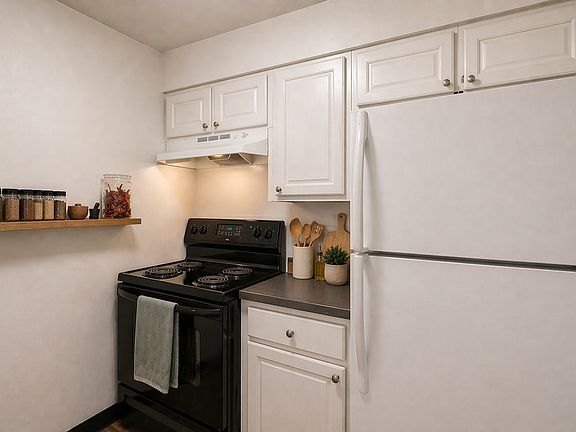 2nd image of 1422 S Macon Street Util #1421-10
