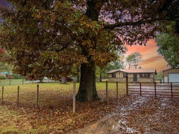 2850 Lylewood Rd, Woodlawn, TN 37191