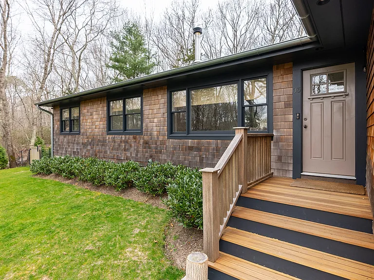 35 Sylvan Ln — Photo 2