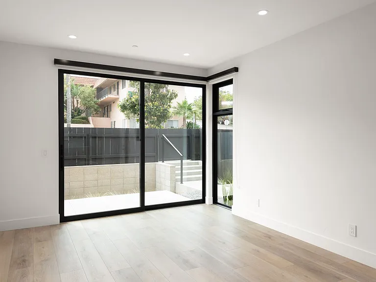Luxury Living in the Heart of Downtown Encinitas — Photo 14