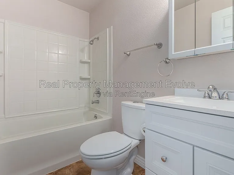 5438 S 46th Pl — Photo 29