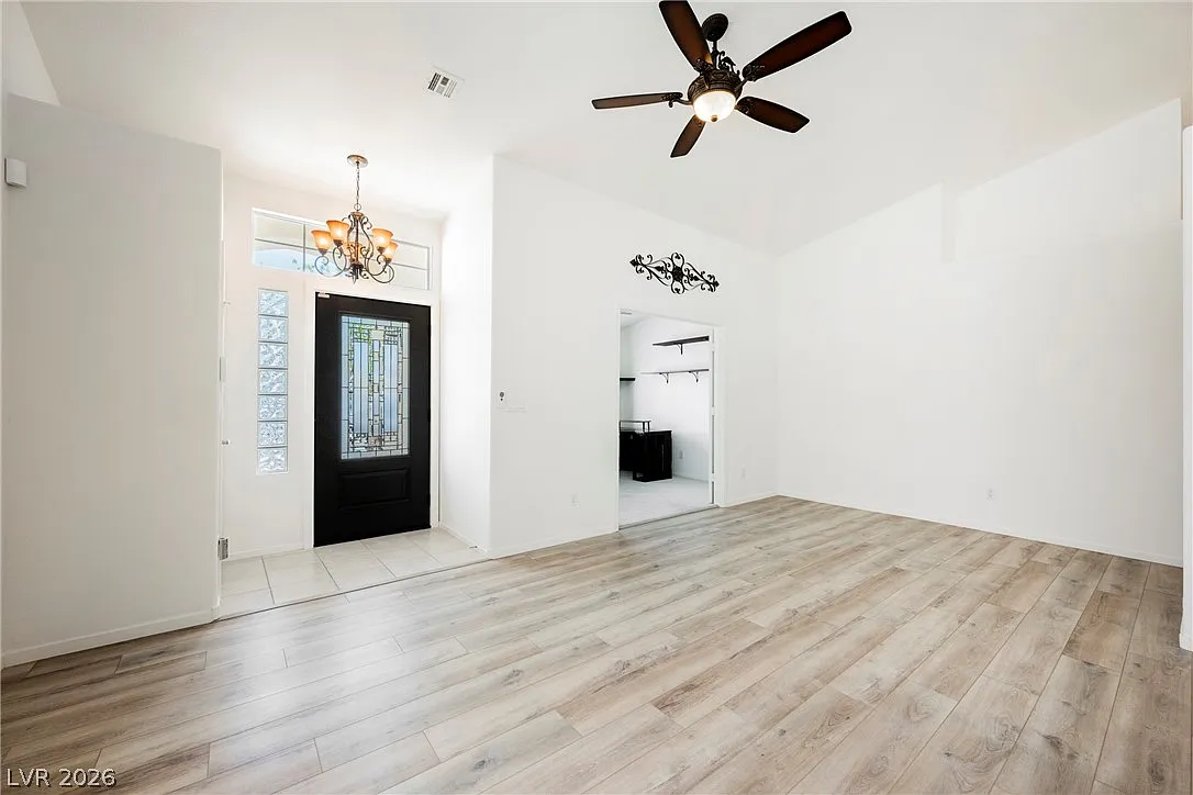 4 bed, 2.0 bath, 2130 sqft, $2,895 — Photo 2