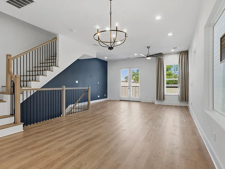 2806 Versailles Oak Ln — Photo 2