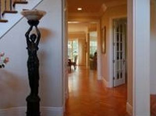 425 Luthin Rd, Oak Brook, IL 60523