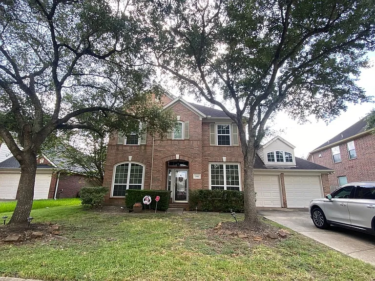 2503 Westerlake Dr — Photo 2