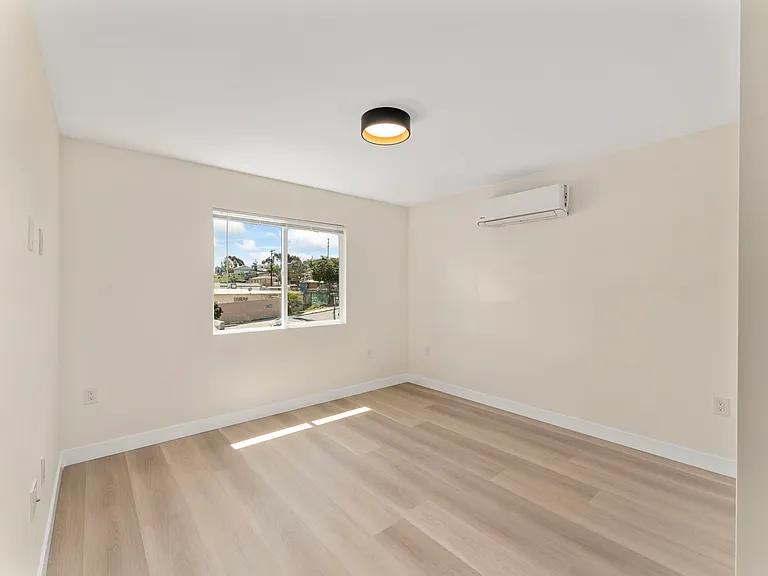 3288 Logan Ave #1 — Photo 8