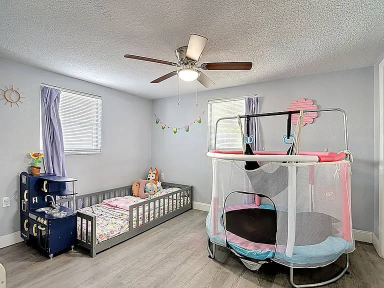 5913 Appletree Rd — Photo 13