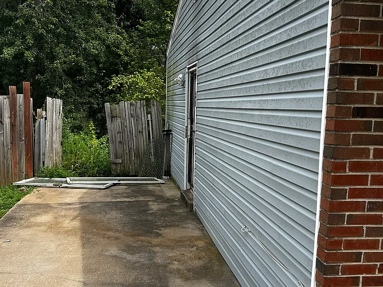 10068 Royal Dr — Photo 3