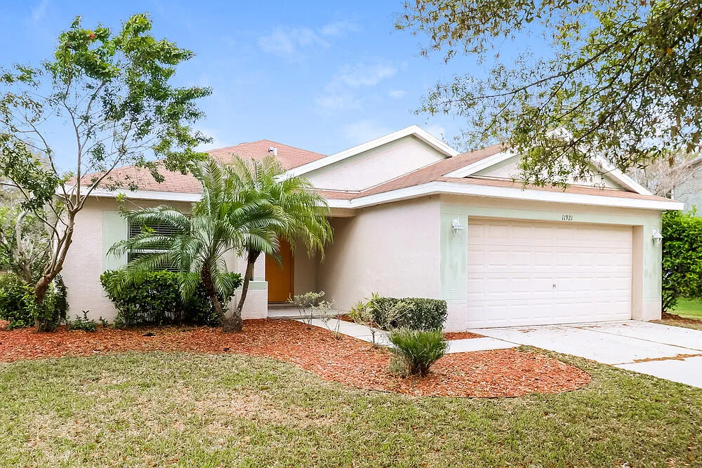 3 bed, 2.0 bath, 1728 sqft, $2,150 — Photo 3