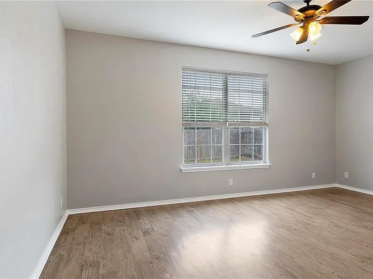 534 Apricot Dr — Photo 15