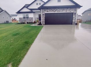 609 18th St SE, Altoona, IA 50009
