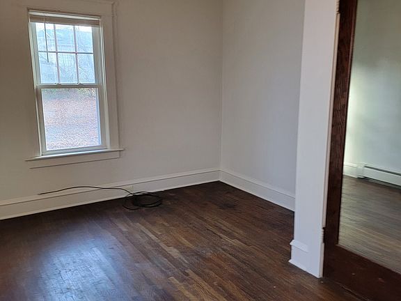 4th image of 20 E Elmira St