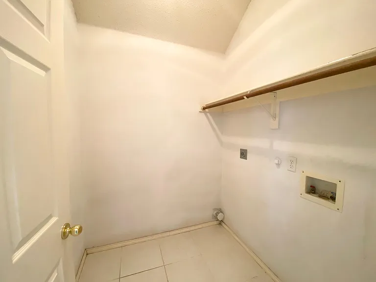 1618 Arbor Creek Dr — Photo 10