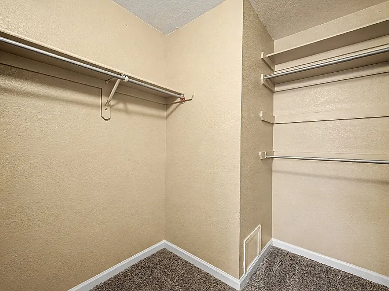 2073 W Hillside Ave — Photo 13