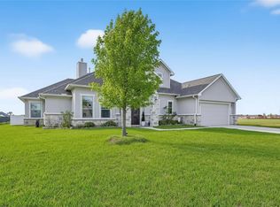 10905 Dauphine St, Willis, TX 77318