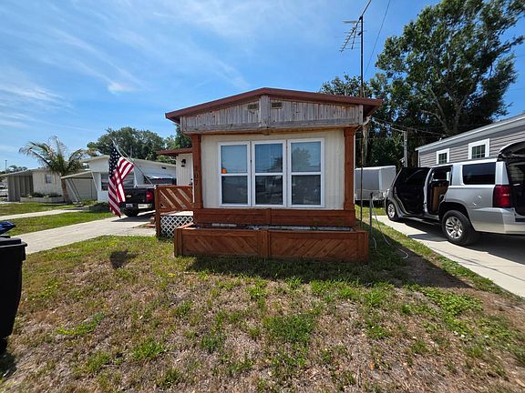2nd image of 5611 Bayshore Rd #107