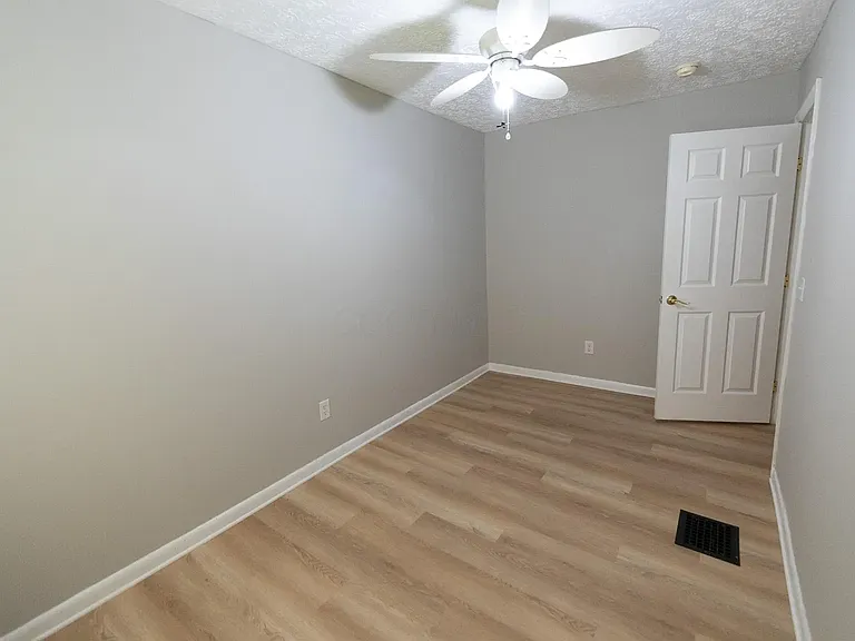 624 S Champion Ave — Photo 22