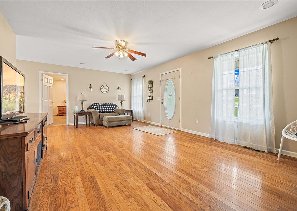 1711 Bouton Dr, Algood, TN 38501 Zillow