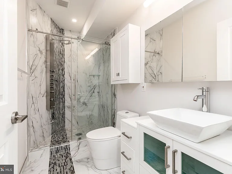 1733 Carpenter St #D — Photo 22