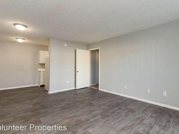 3rd image of 220 Culver St #11